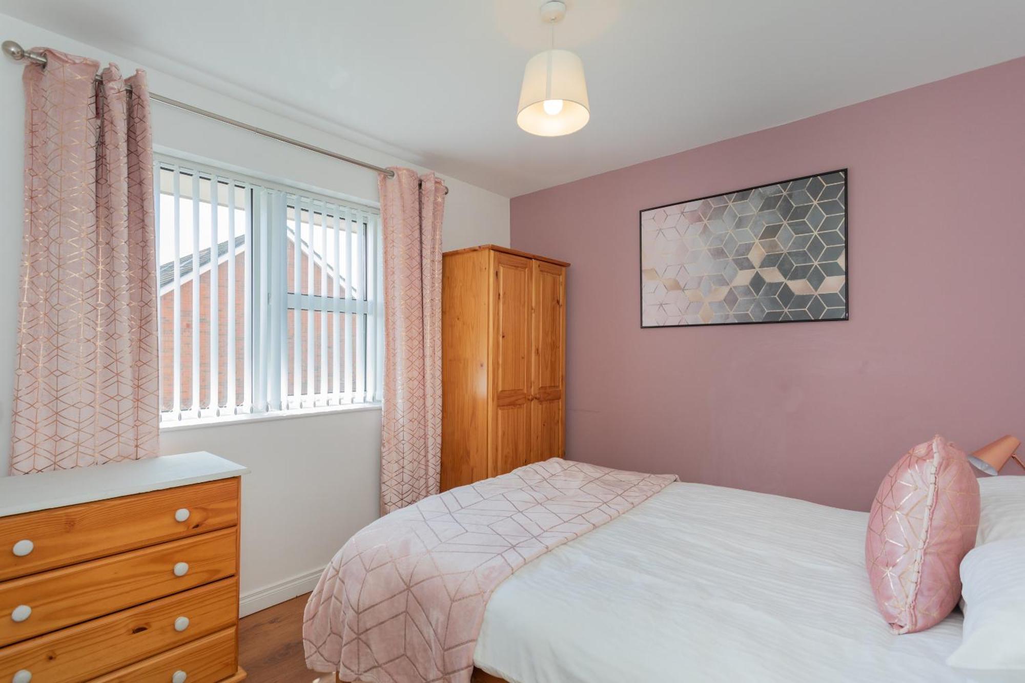 Ardenlee - Stylish 3 Bed Apt Close To City, Parking And Wifi Belfast Extérieur photo