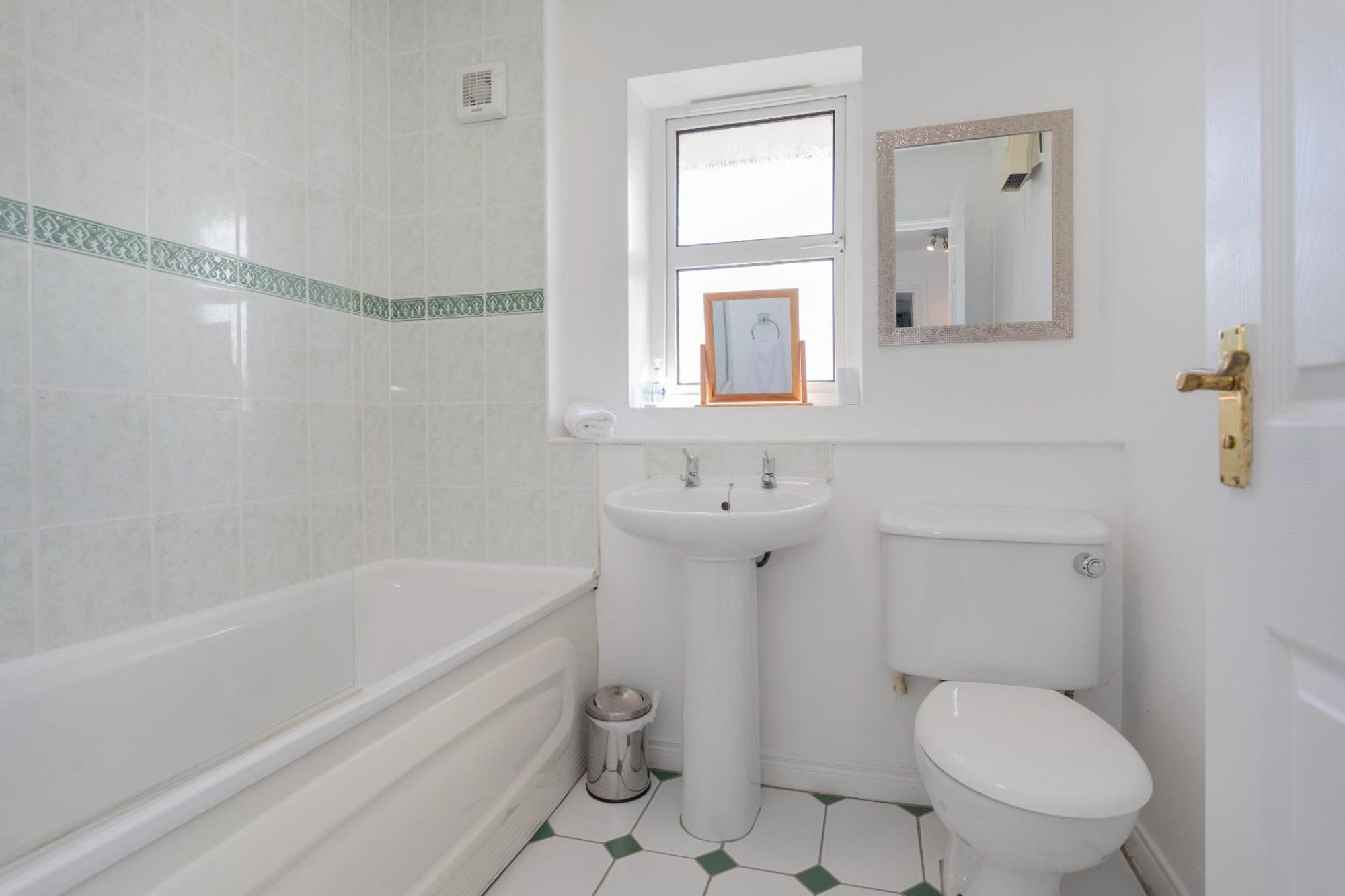 Ardenlee - Stylish 3 Bed Apt Close To City, Parking And Wifi Belfast Extérieur photo